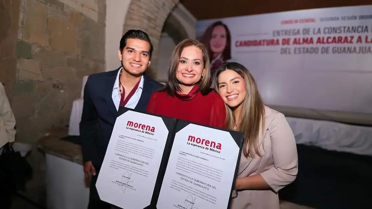 GUANAJUATO-RECIBE ALMA CONSTANCIA COMO CANDIDATA (2)