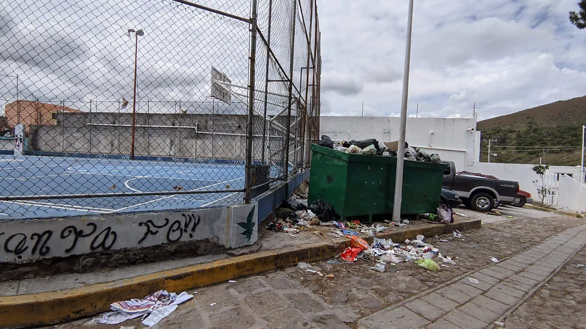 RECOLECCIÓN DE BASURA EN LA CAPITAL NO SE DETIENE NI POR LAS LLUVIAS (1)