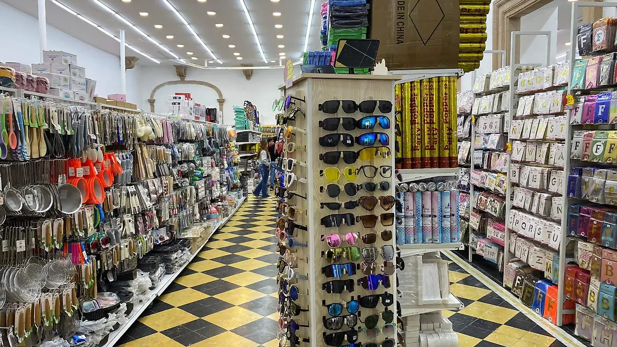 Importadora China Círculo Leonés _ GUSTAVO CARREÓN  (5)