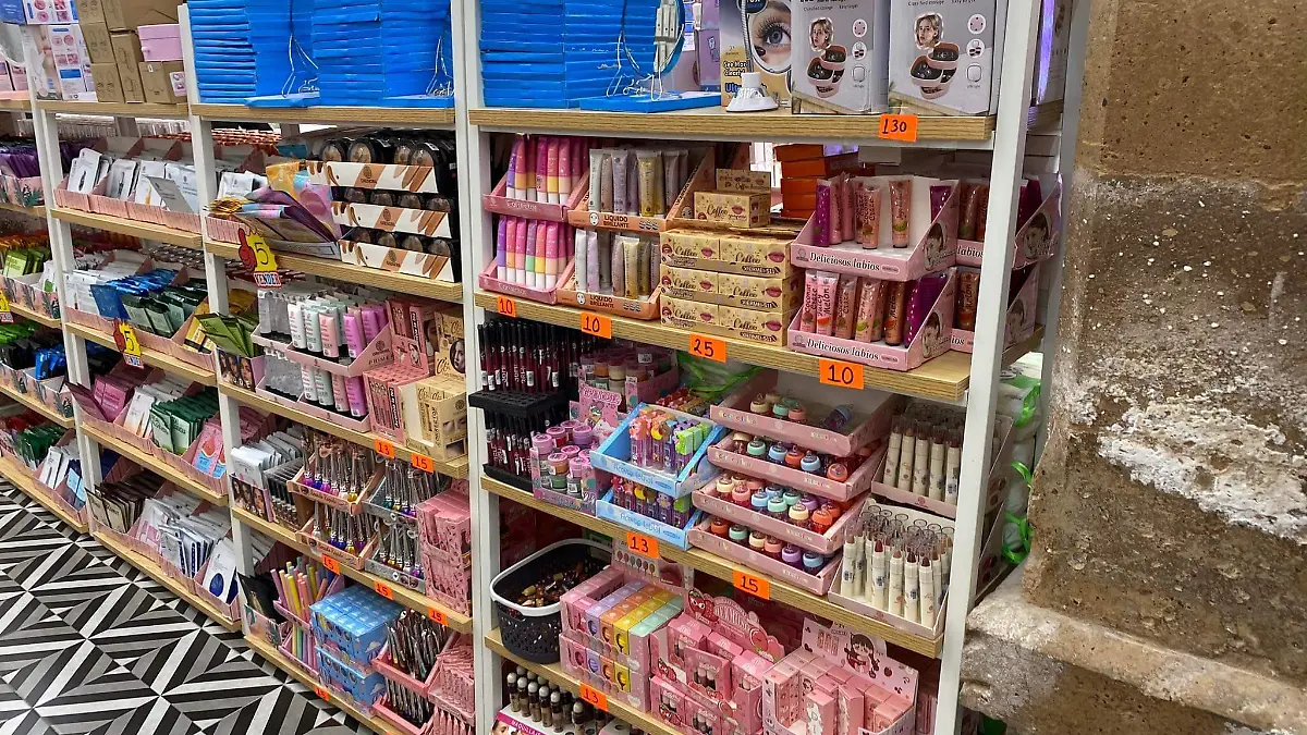 Importadora China Círculo Leonés _ GUSTAVO CARREÓN 