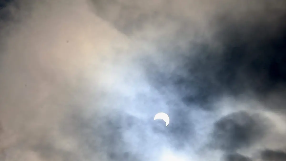 ECLIPSE El Sol de León