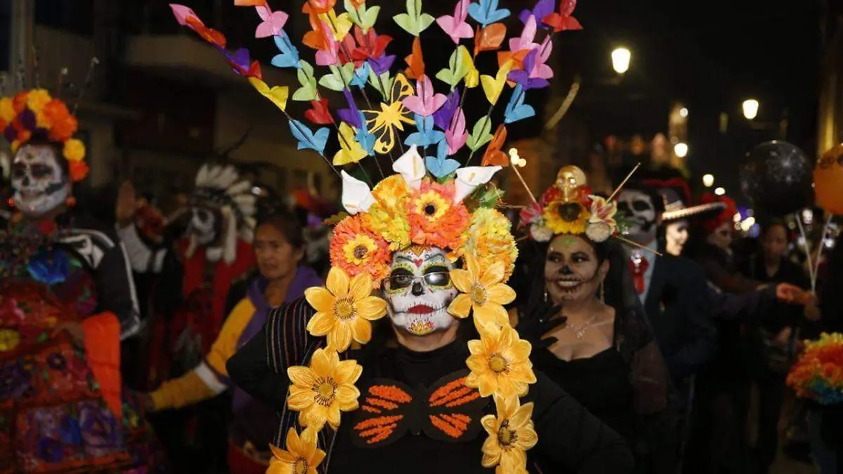 El texto del párrafo (2)