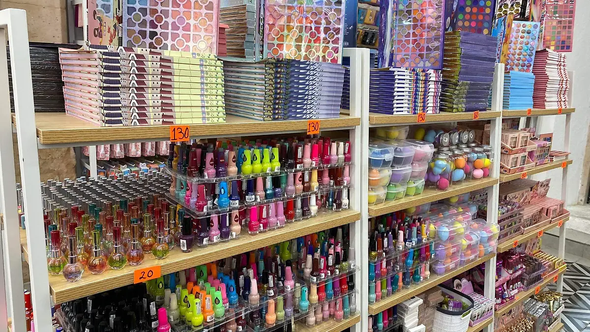 Importadora China Círculo Leonés _ GUSTAVO CARREÓN  (7)