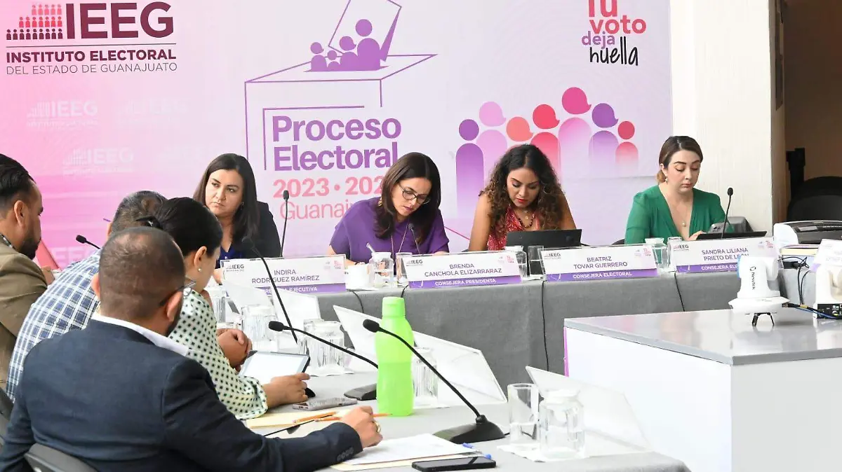 TRAS DISCUSIÓN E INCONFORMIDADES APRUEBAN PLANILLAS DE PLURINOMINALES 1