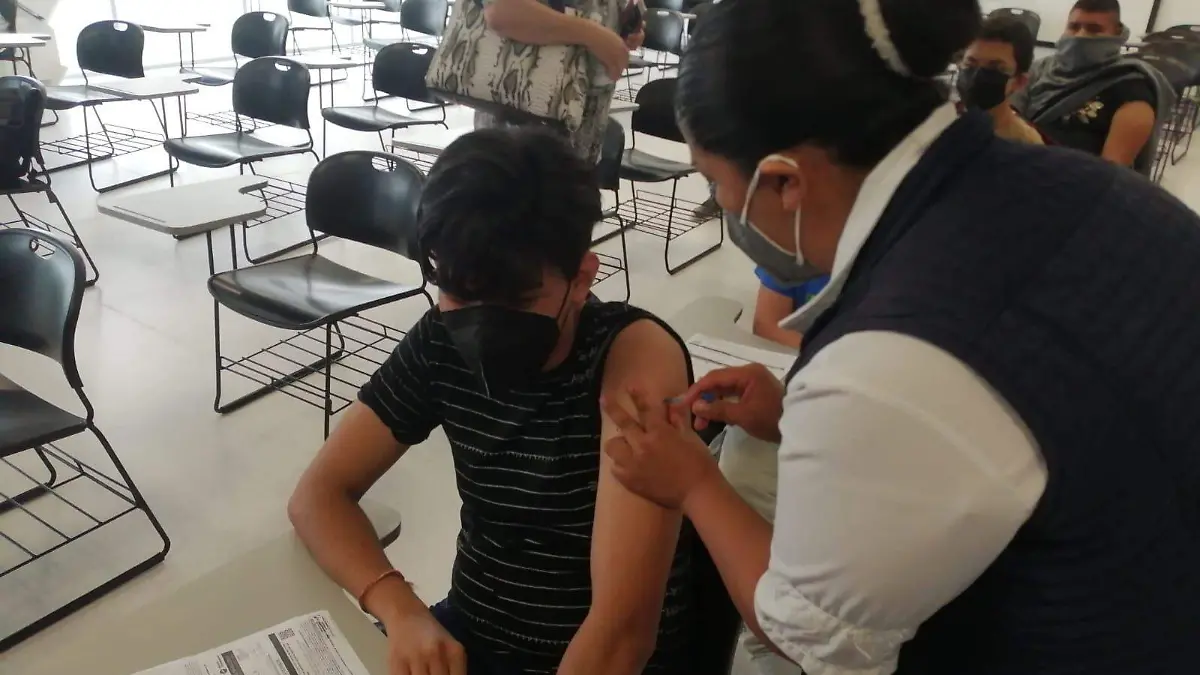 FOTO SECTOR SALUD  - VACUNAS 2