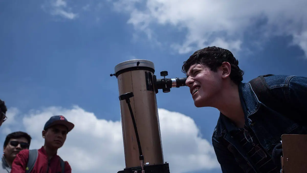 617851_Eclipse solar Ciudad Universitaria-2_web