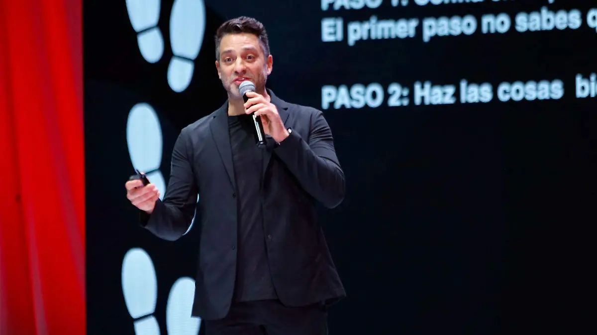 FOTO PAKO - ARI BOROVOY SAPICA