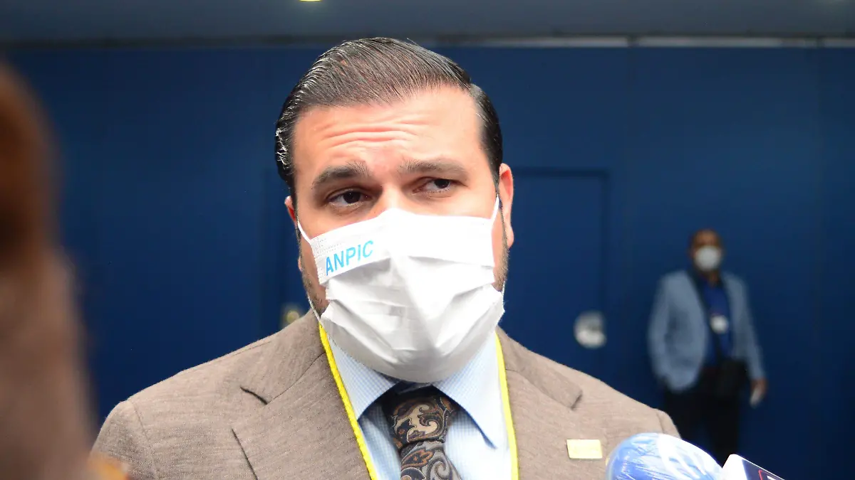 E.CAMACHO DAVID NOVOA-UCRANIA 4