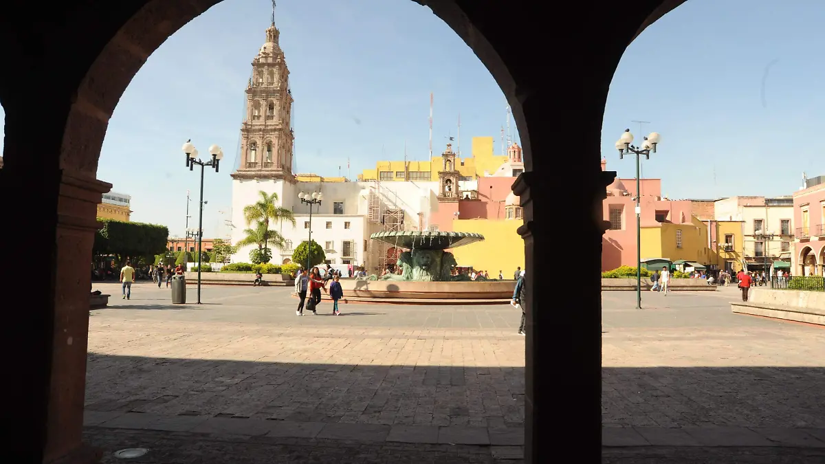 F CARMONA VIVE LEON (5)