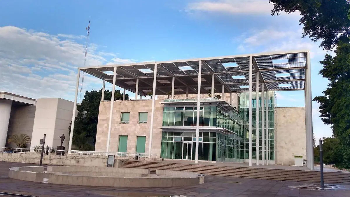 E.CAMACHO - BIBLIOTECA 1