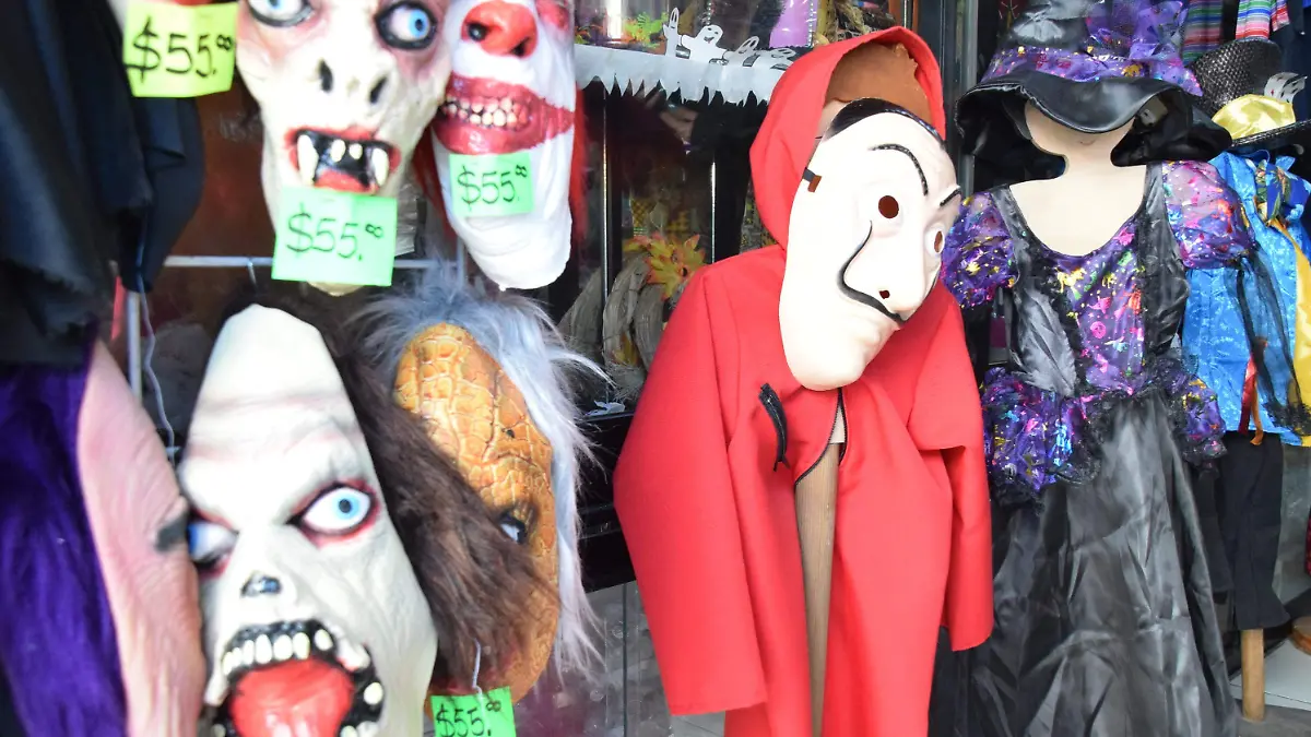 F CARMONA DISFRAZ (6)