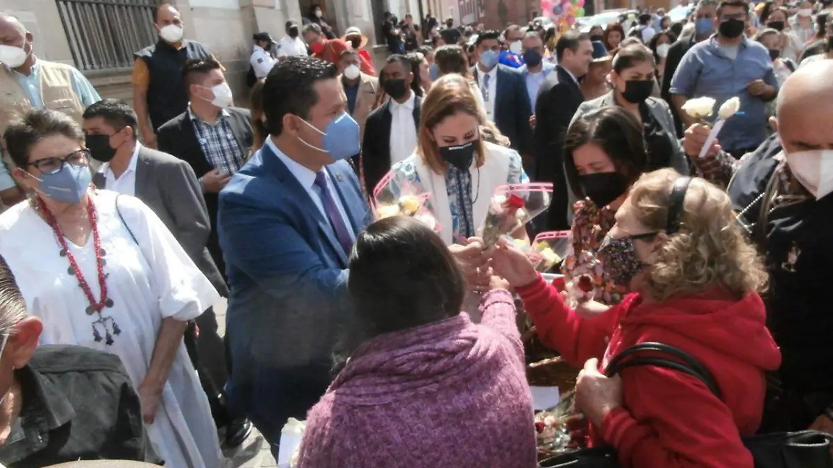 Diego-Sinhué-convive-con-guanajuatenses (2)