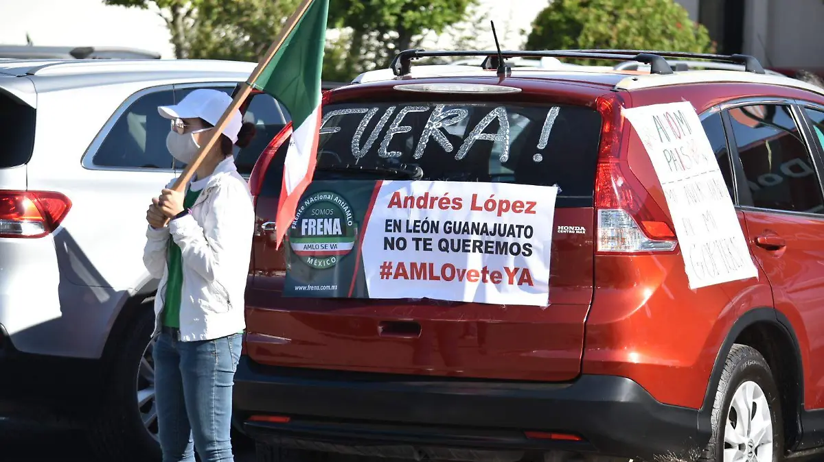 PROTESTA AMLO (2)