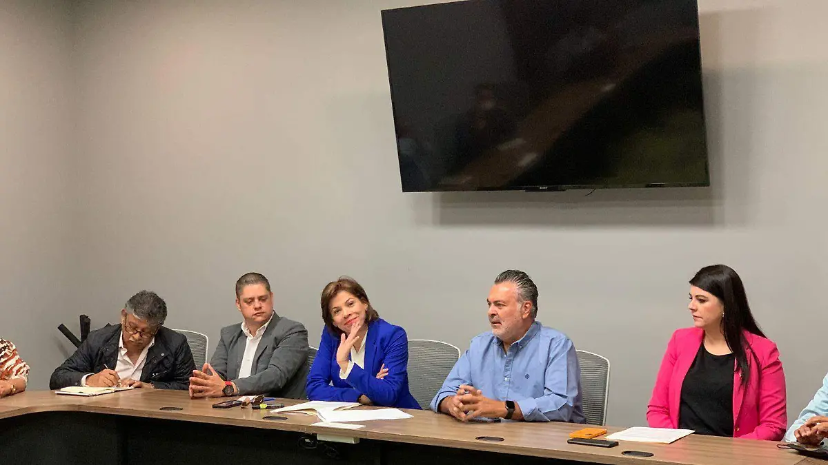 Llaman-a-defender-el-INE (1)