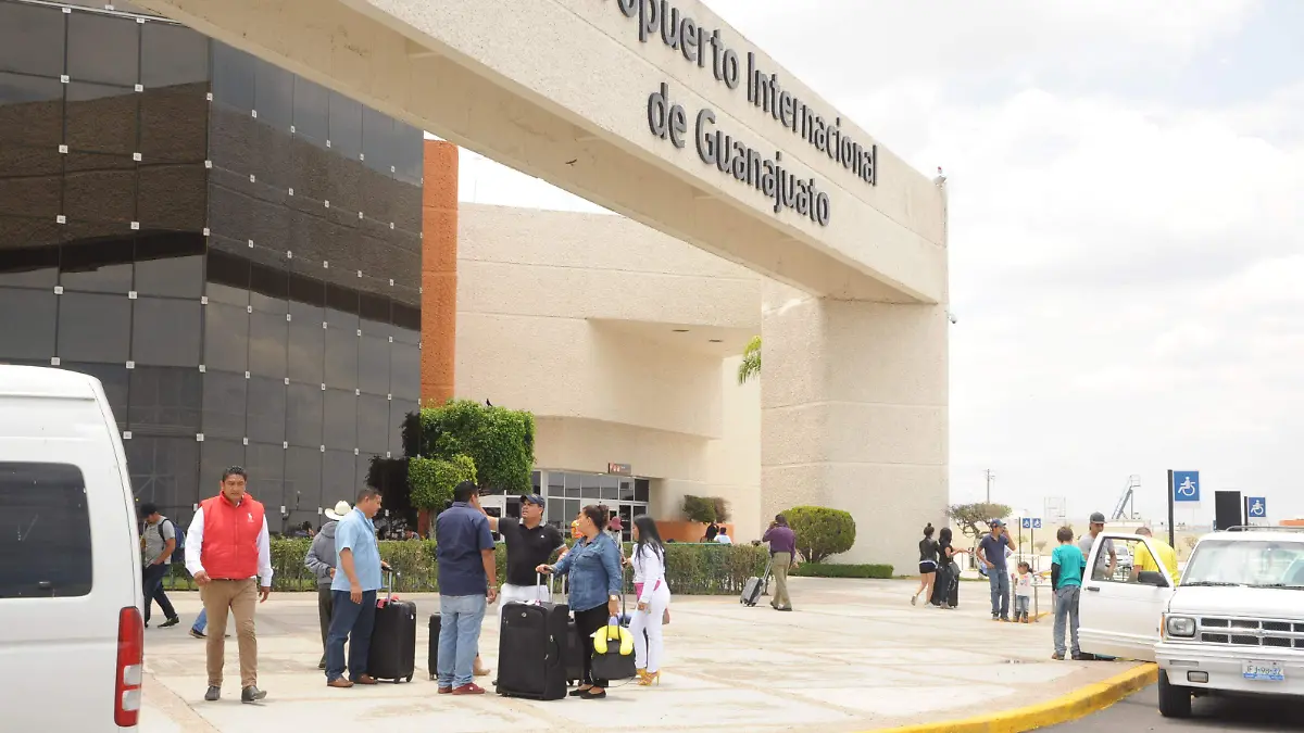 f carmona quejas aerromexico (1)