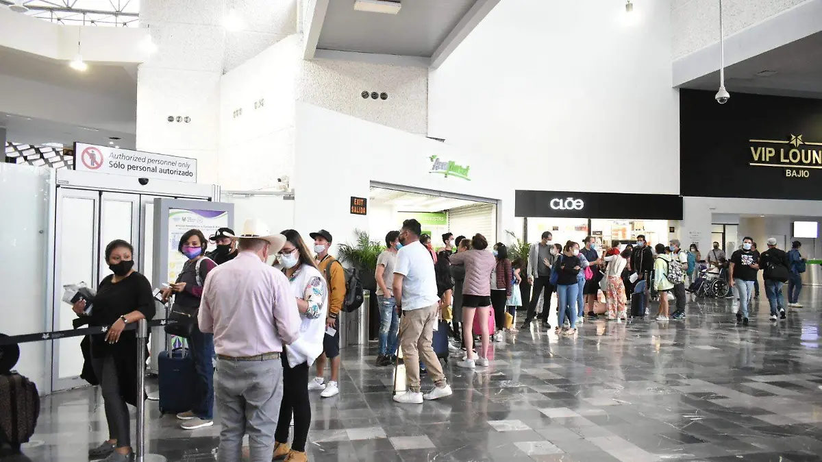 E.CAMACHO - VIVA AEROBÚS 2