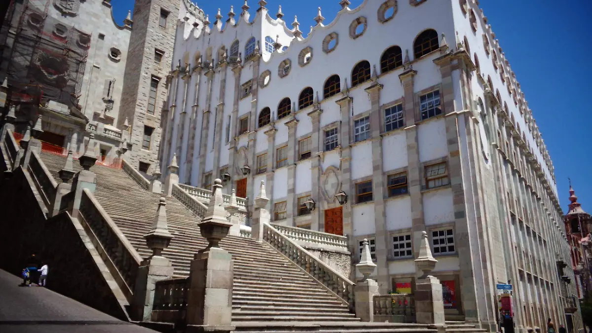 Guanajuato UG recibe a la comunidad estudiantil hoy lunes (2)