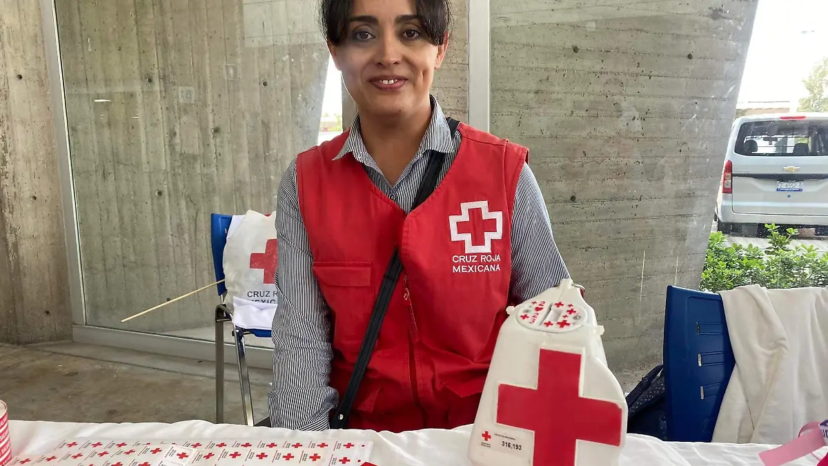 CRUZ ROJA _ GUSTAVO CARREÓN 