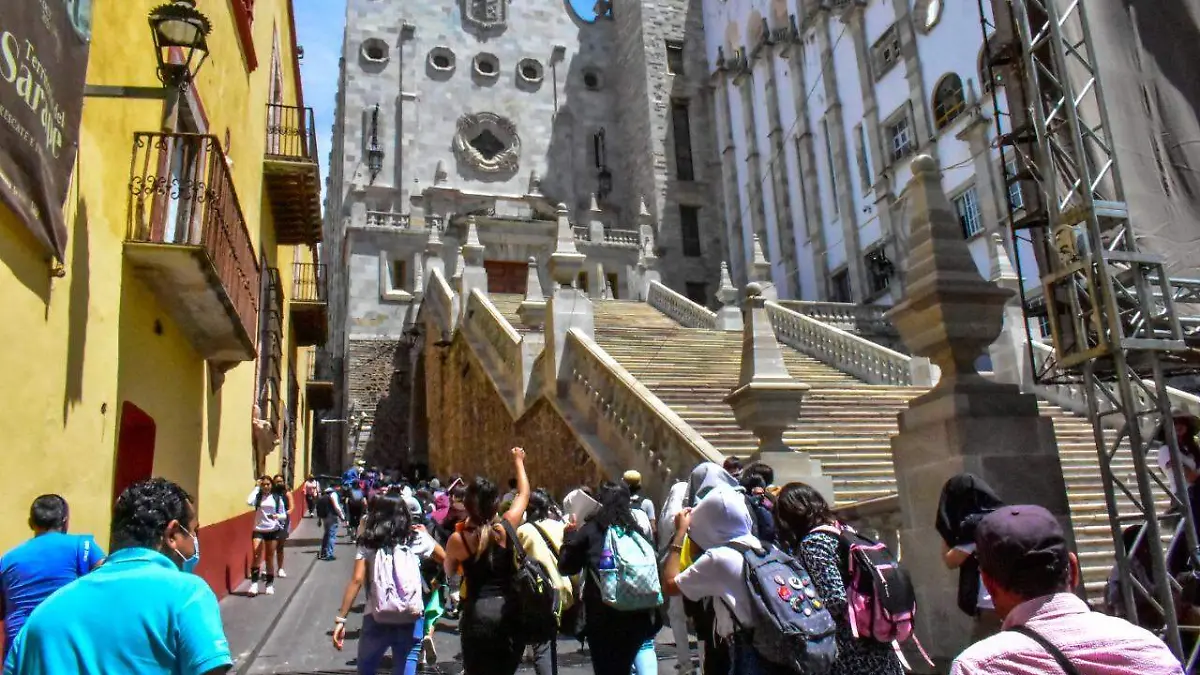 Acoso-en-prepa-de-UG  (2)