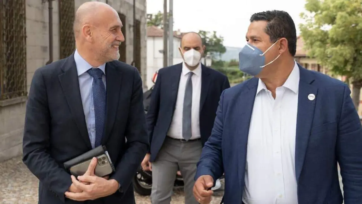 CORTESIA FB DIEGO SINHUE - EMPRESARIOS (1)
