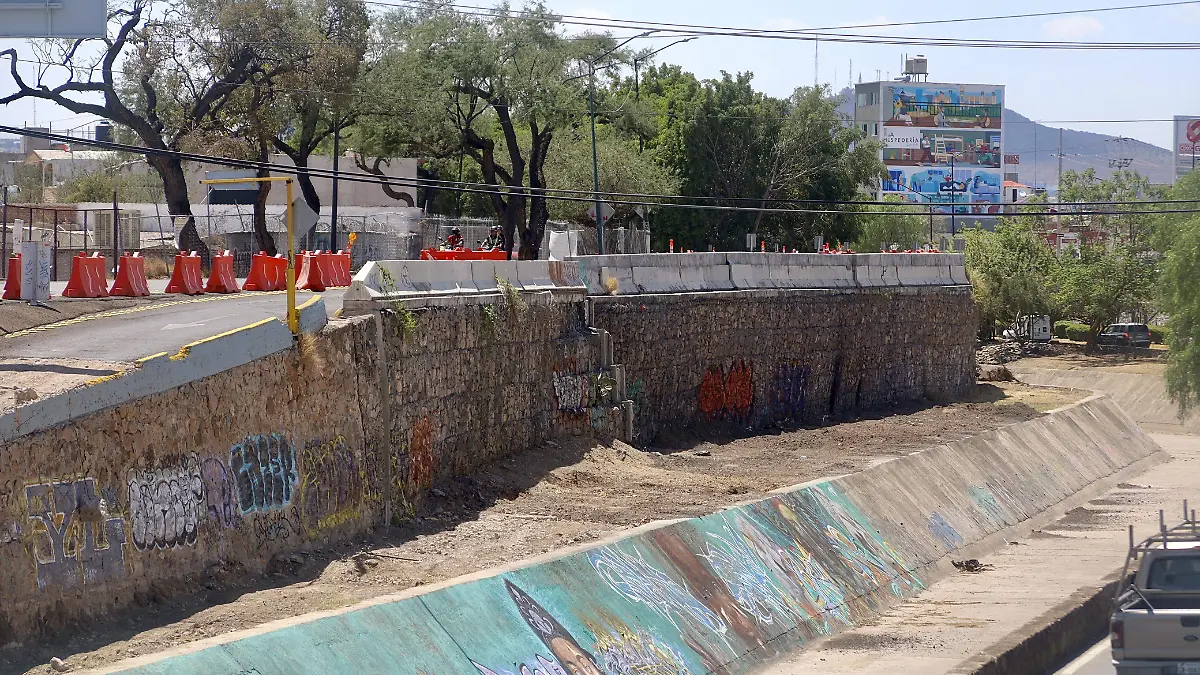 MALECÓN TALA - Fco Meza - El Sol de Leon (2)