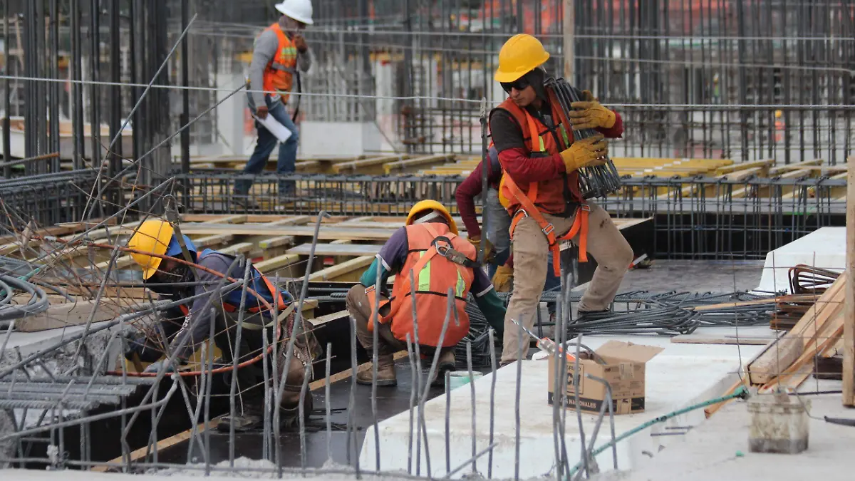 TRABAJADORES CONSTRUCCIÓN (1)