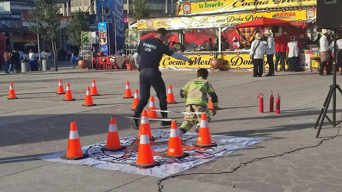 Foto_ Montserrat Ramírez - Bomberos (5)
