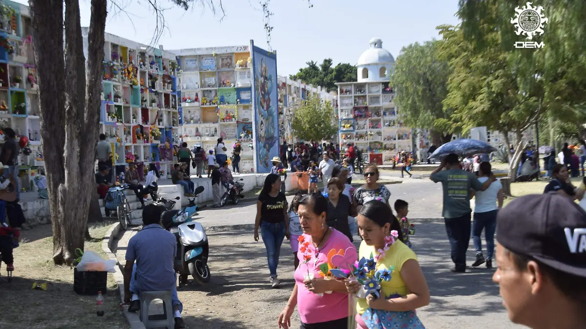 F CARMONA PANTEONES (12)