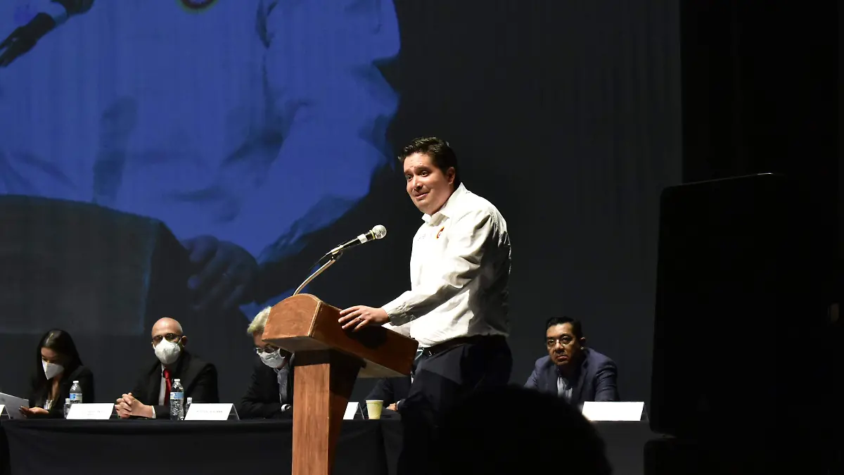 Cientos-de-agremiados-okokok