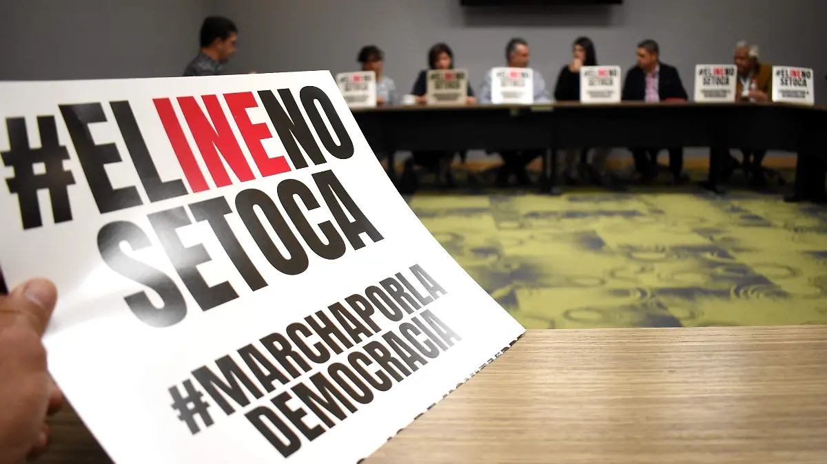 Llaman-a-defender (4)