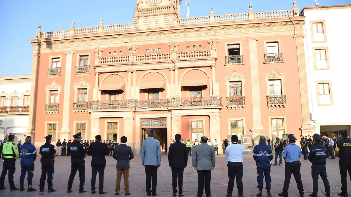 f carmona honores sinmujeres (2)