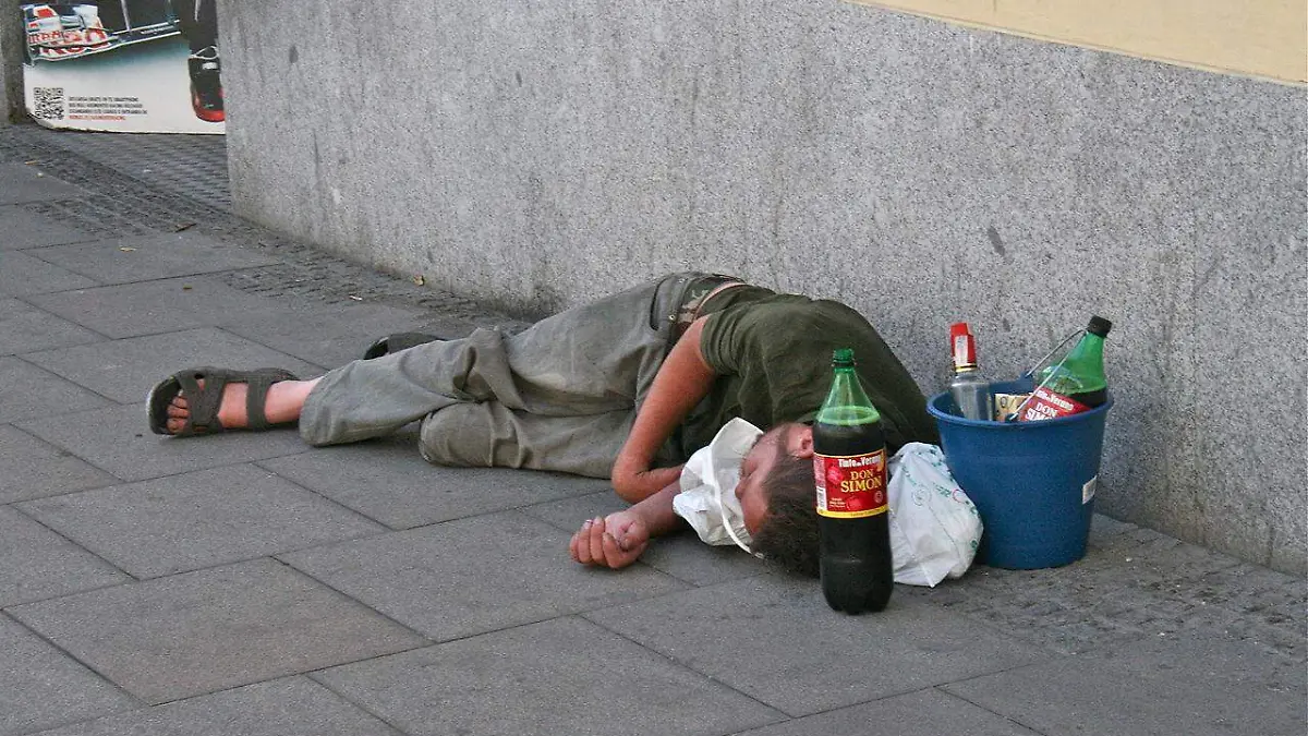 1280px-Alcoholism_-_Street