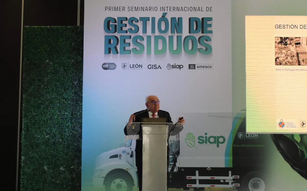 Marcel Szanto Narea _ GUSTAVO CARREÓN 