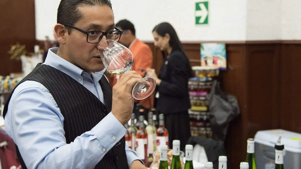 611811_Vino Outlet-3_web