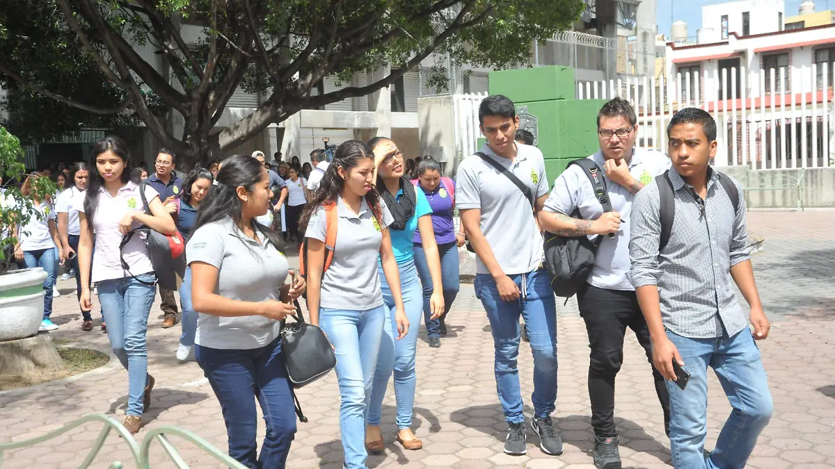JOVENES (1)