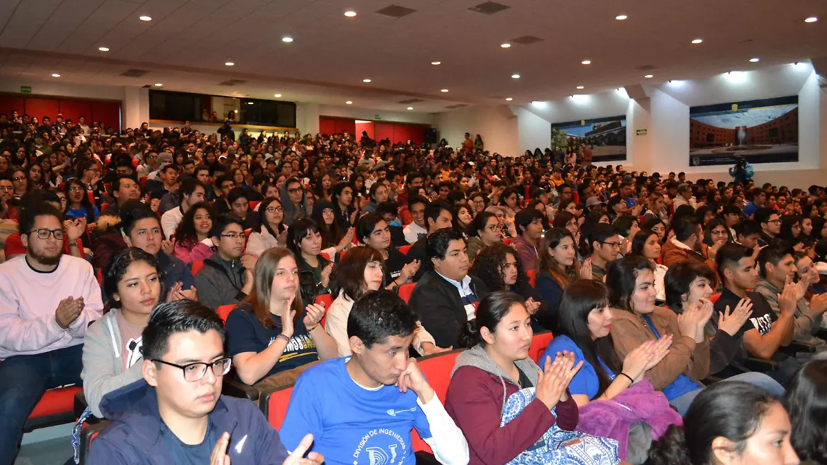 Miles-de-alumnos-inscritos