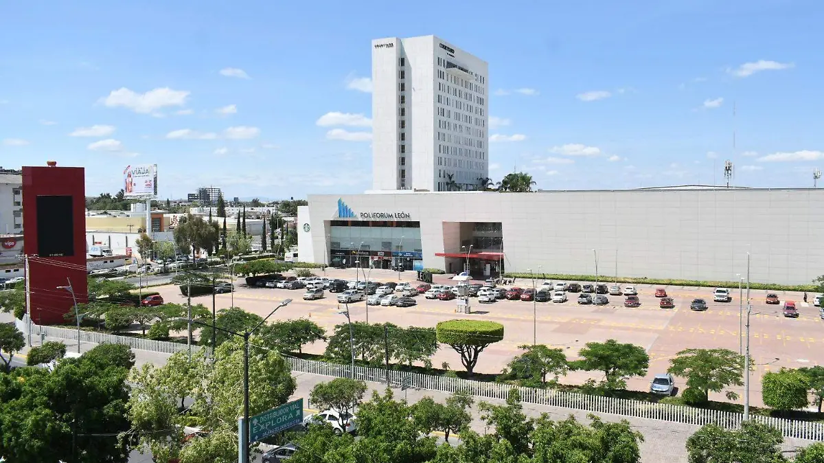 E.CAMACHO - POLIFORUM 1