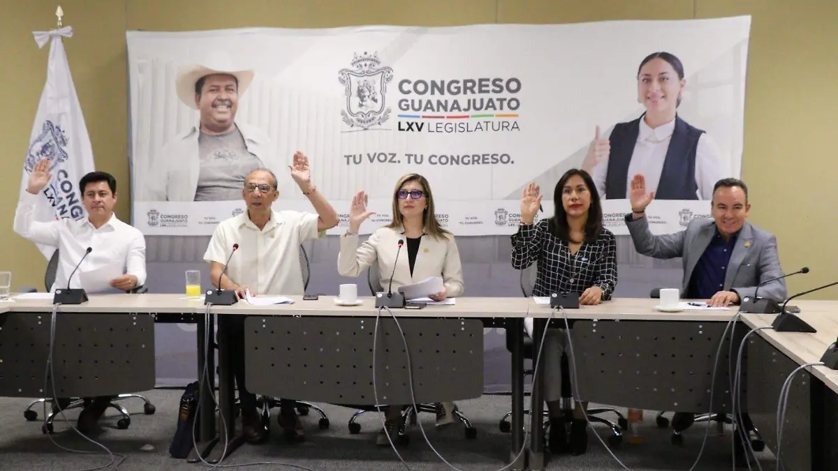 Aprueban-el-dictamen