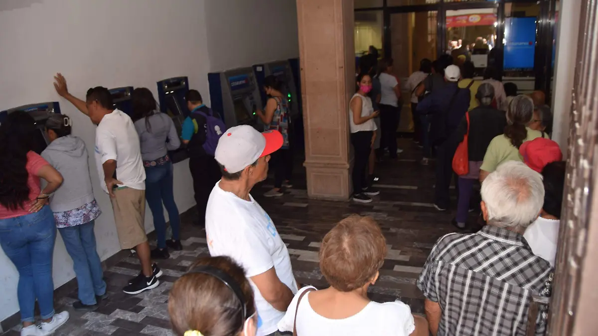 f carmona cierran bancos (6)