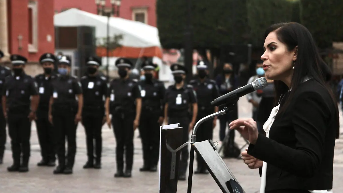 E.CAMACHO - POLICIAS  (1)