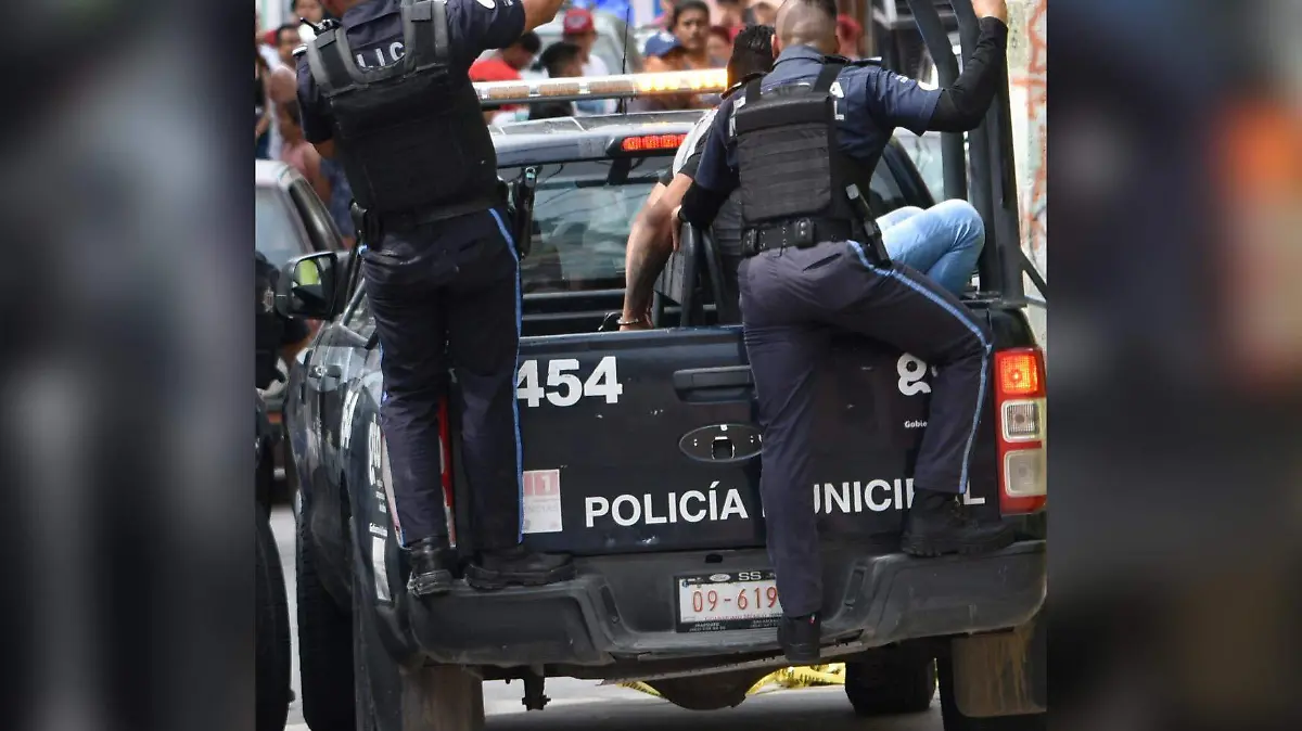 POLICÍAS (1)
