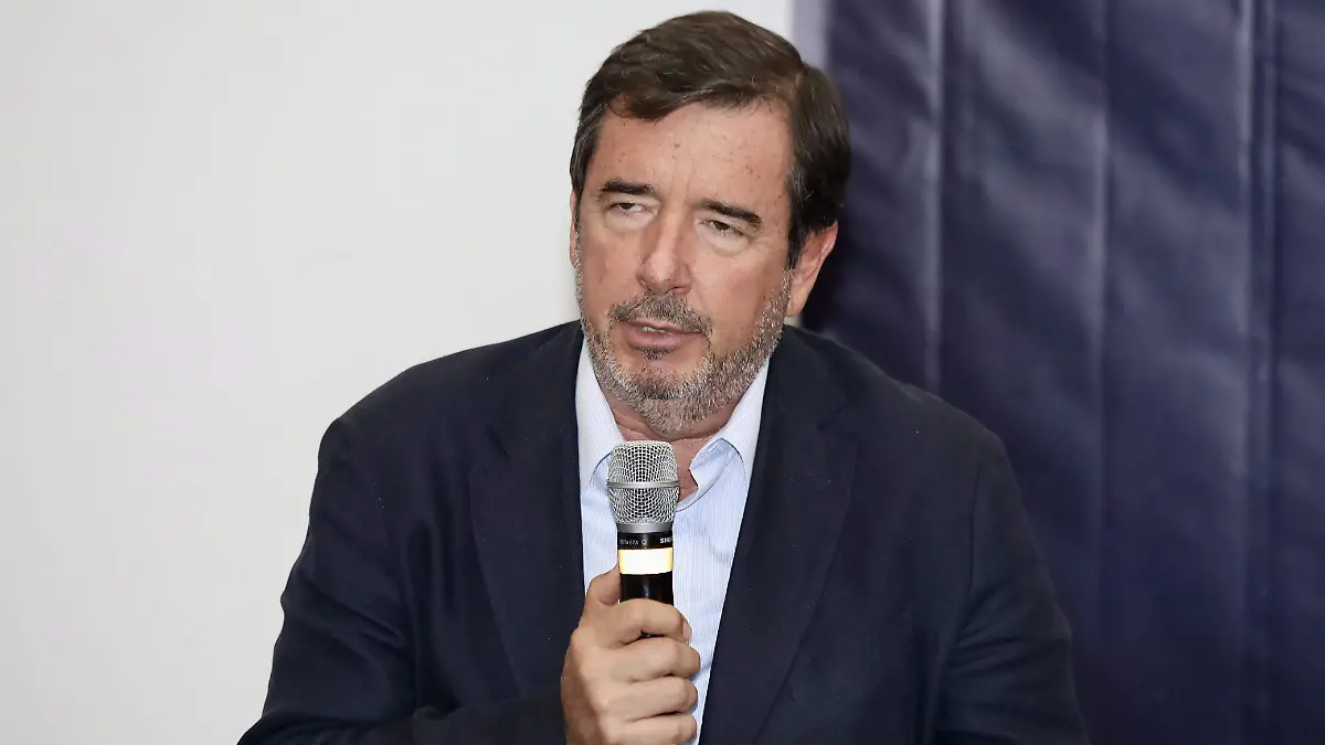 ALEJANDRO ARENA - Fco Meza - El Sol de Leon (