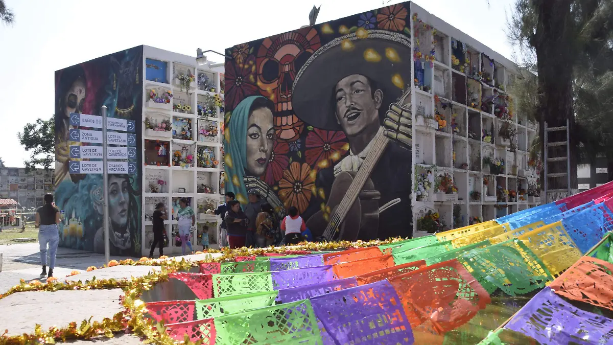 F CARMONA PANTEON (3)