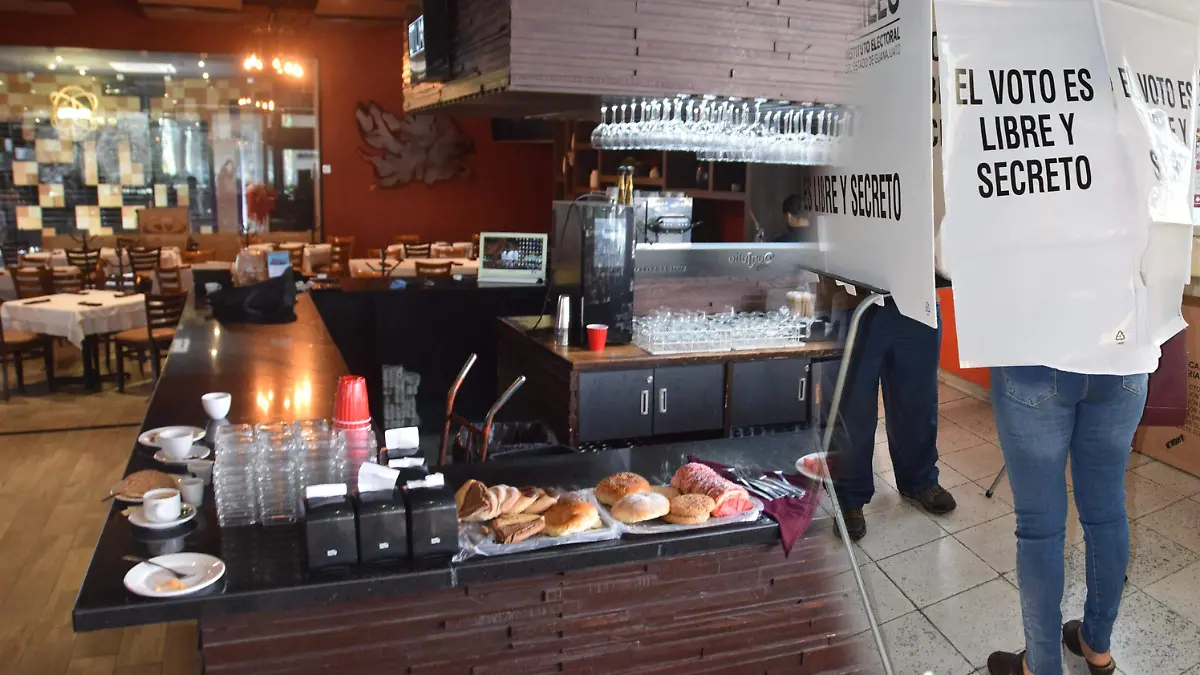 F CARMONA PREMIACION CANIRAC (4)