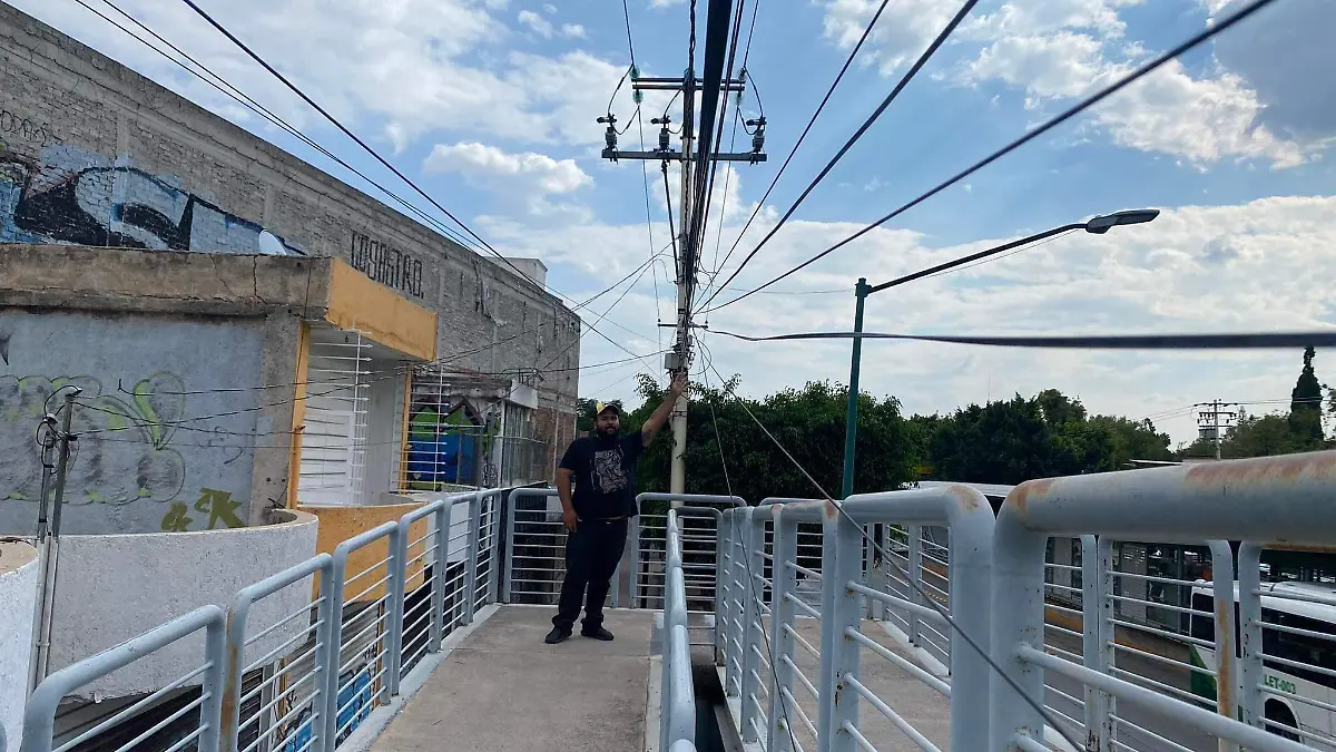 CABLES _ GUSTAVO CARREÓN 