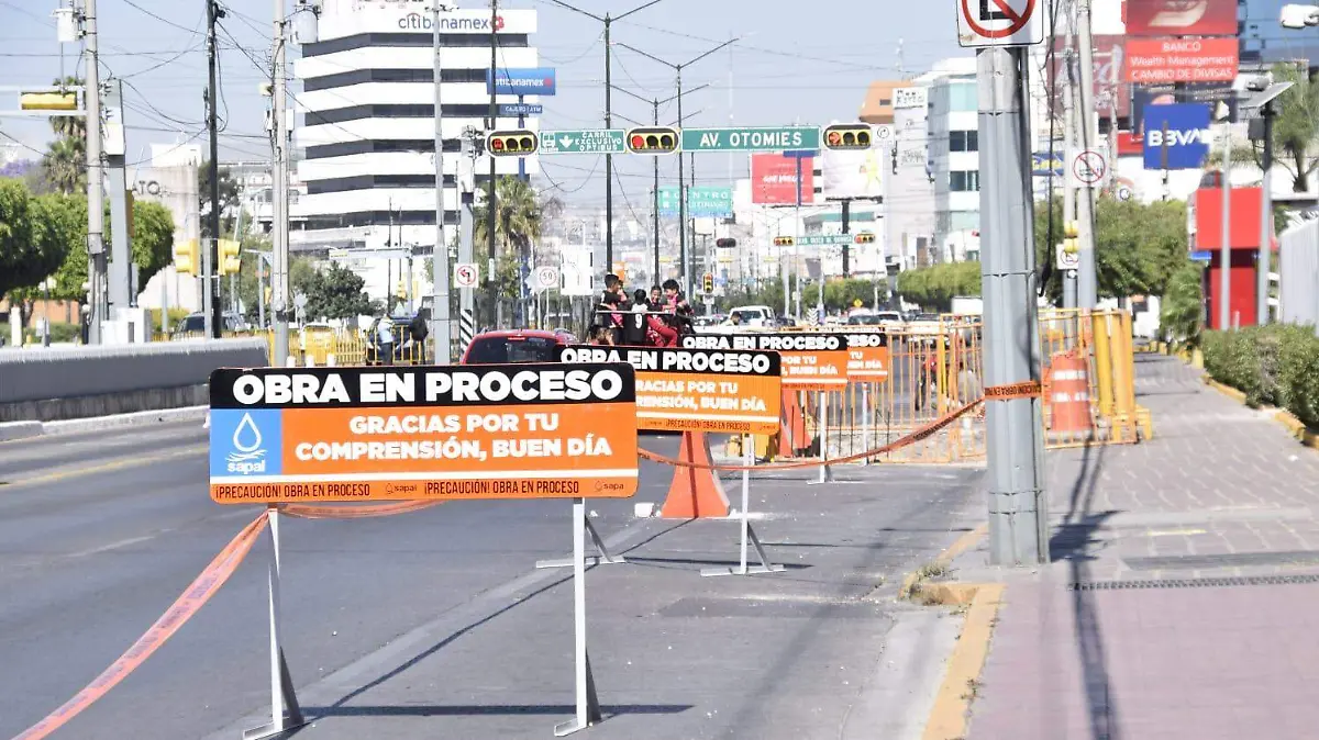 Socavon-en-LopezMateos (3)