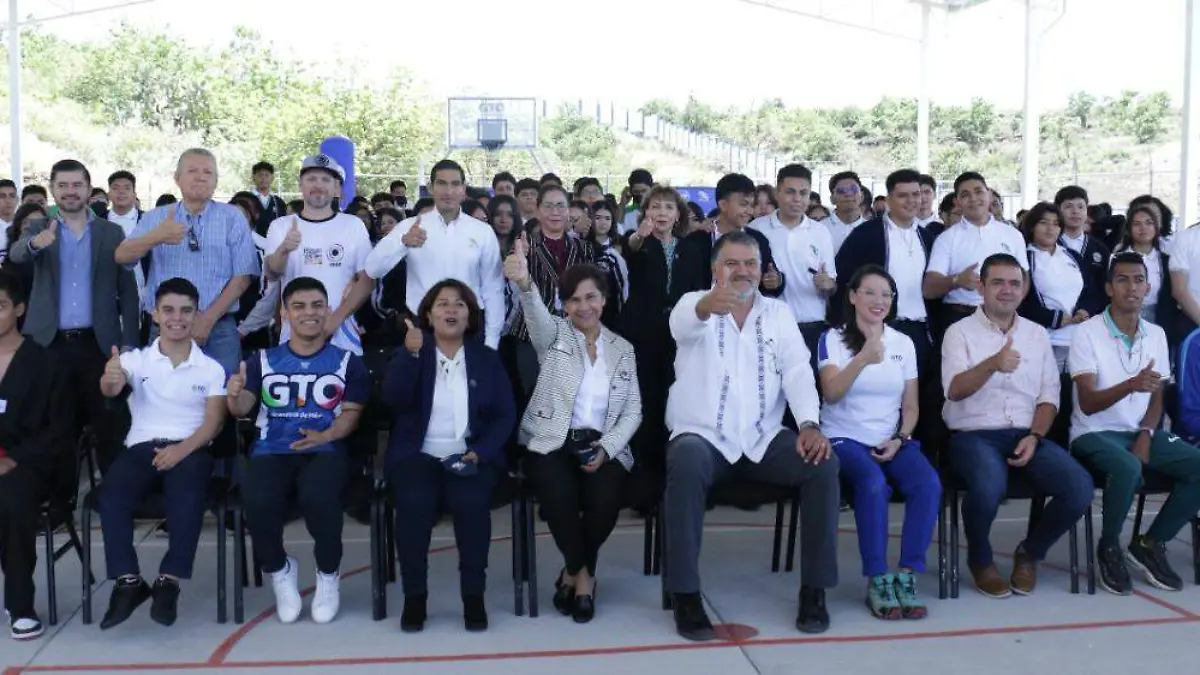 CODE-estudiantes (2)