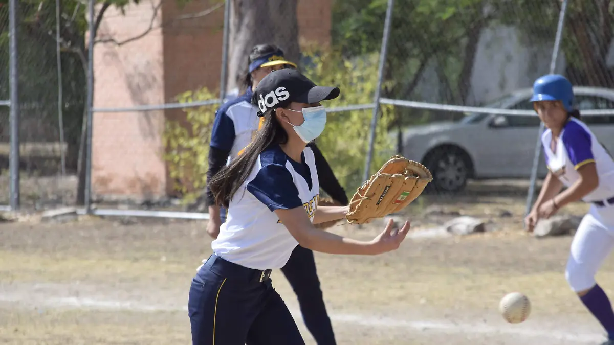 F CARMONA SOFBOL (4)