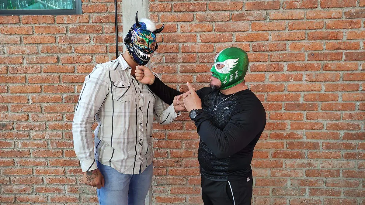 R Vazquez Principe Arcano y Bobby Lee Jr (4)