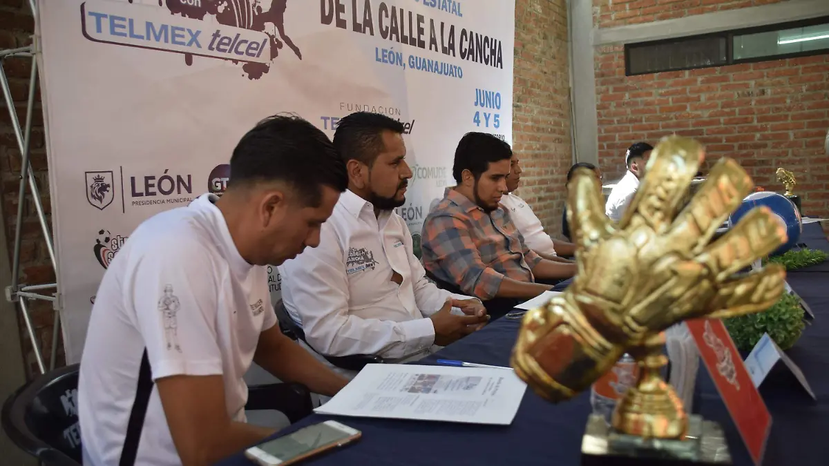 F CARMONA FUT DE LA CALLE A LAS CANCHAS (2)